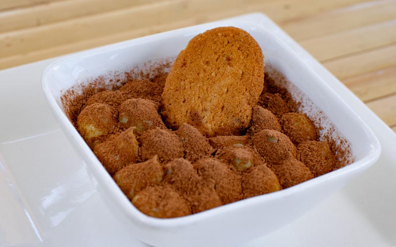 PalmBeach Tropical Restaurant | Tiramisu | biscotti savoiardi annegati nella crema di zabaione, caffè, mascarpone e una spolverata di cacao