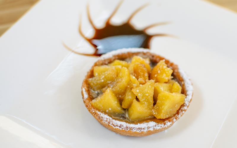 PalmBeach Tropical Restaurant | Pere e Cioccolato | coppetta di pasta frolla, pere caramellate, cioccolato fondente e cannella